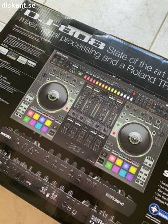 Roland Dj-808 4-Deck Serato Dj Pro Controller