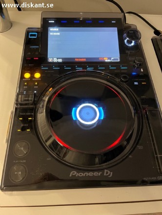 Pioneer CDJ3000 x2 & DJM-900NXS2 DJ Mixer