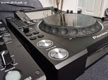 2x Pioneer CDJ 2000NXS2 & DJM-900NXS mixer