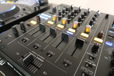 Pioneer CDJ 2000 NXS2 + DJM 900 NXS2 installation