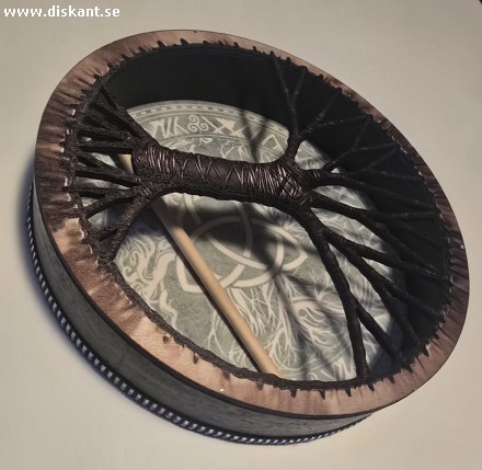 Handgjord Viking-trumma med keltisk trippelknut