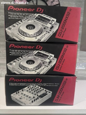 2 x Pioneer White CDJ 2000 + DJM 900W + RMX 1000W 