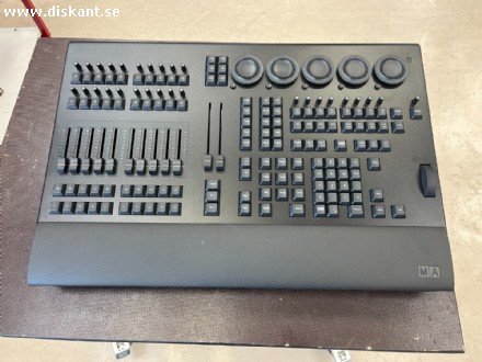 MA Lighting grandMA3 onPC command wing XT