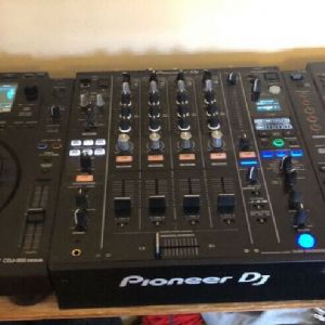 Pioneer DJM900 NXS2 & 2 X CDJ900 Nexus inkluderar 