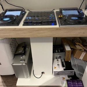 Pioneer CDJ3000 x2 & DJM-900NXS2 DJ Mixer